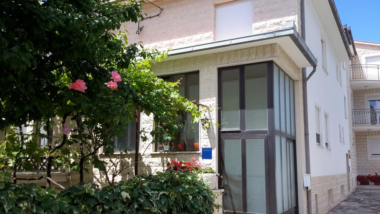 Arya Apartment Podstrana Ngoại thất bức ảnh